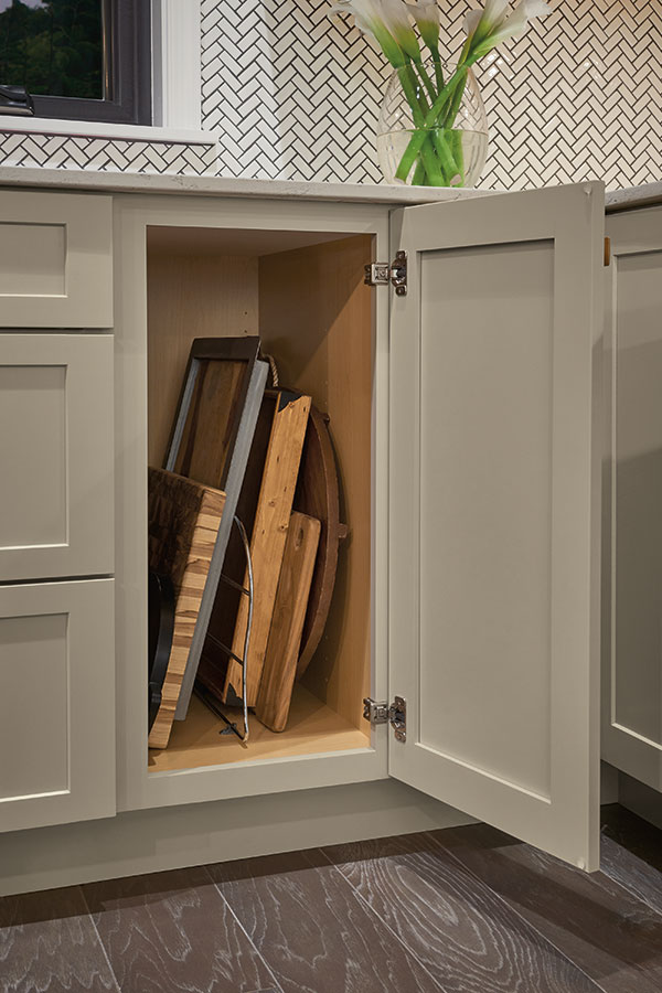 https://www.schrock.com/-/media/schrock/products/cabinet_interiors/3traydividerchromemegr.jpg