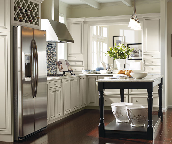 Traditional Light Kitchen Schrock Cabinetry