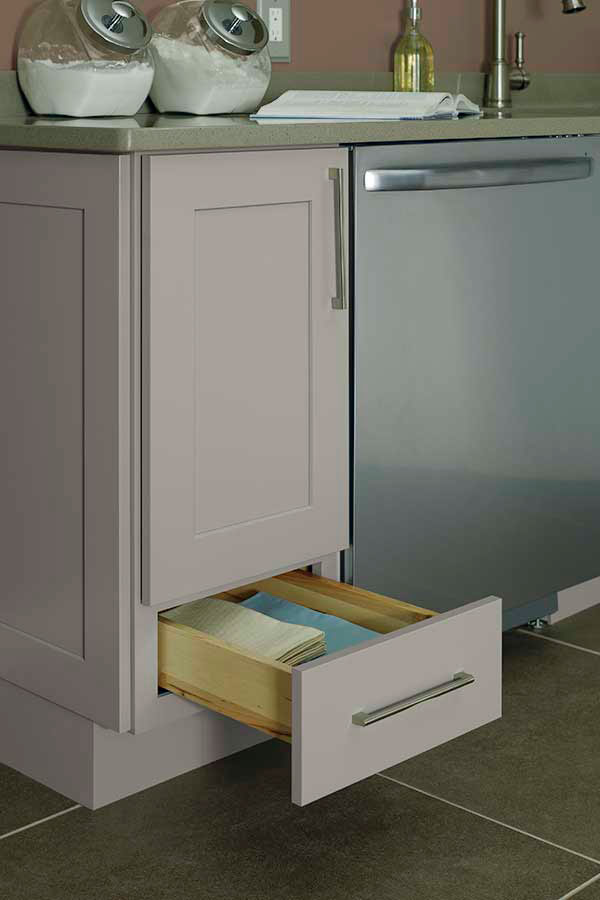 https://www.schrock.com/-/media/schrock/products/specialty_cabinets/3invertbasecabmclda2.jpg